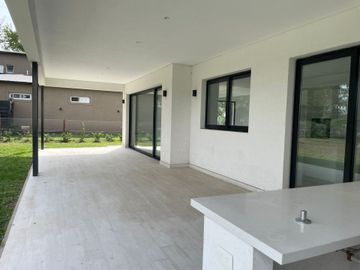 Casa en Venta a estrenar en La Calesa,Pilara,5 amb