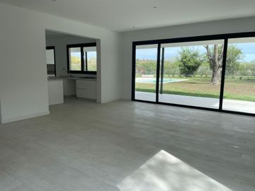 Casa en Venta a estrenar en La Calesa,Pilara,5 amb