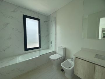 Casa en Venta a estrenar en La Calesa,Pilara,5 amb