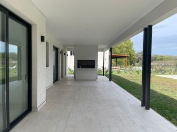 Casa en Venta a estrenar en La Calesa,Pilara,5 amb