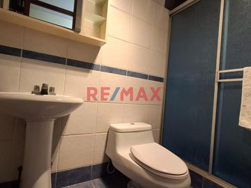🌟 ¡OPORTUNIDAD ÚNICA EN CHICLAYO! 🌟

Descubre la comodidad y la modernidad en este hermoso departamento flat, perfectamente ubicado en Av. Grau 1078