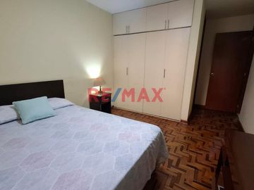 🌟 ¡OPORTUNIDAD ÚNICA EN CHICLAYO! 🌟

Descubre la comodidad y la modernidad en este hermoso departamento flat, perfectamente ubicado en Av. Grau 1078