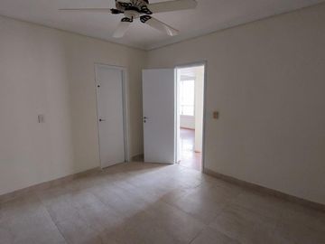 DEPARTAMENTO 3 AMBIENTES PRIMER PISO POR ESCALERA SIN EXPENSAS EN VENTA EN FLORES