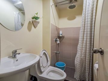 RUSH SALE | SEMI-FURNISHED | STUDIO UNIT