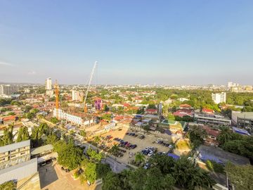 RUSH SALE | SEMI-FURNISHED | STUDIO UNIT