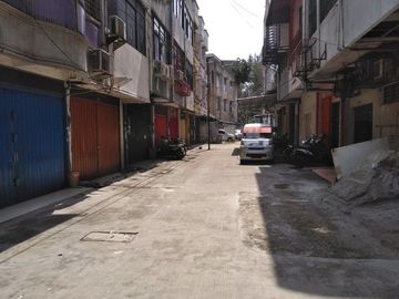 Rukan bagus, belakang RS Tarakan di Cideng, Jakarta Pusat
