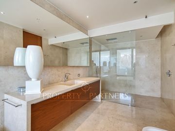 Exclusivo, imponente vista, piscina climatizada