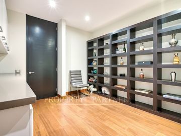 Exclusivo, imponente vista, piscina climatizada