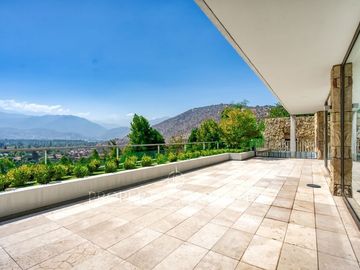Exclusivo, imponente vista, piscina climatizada