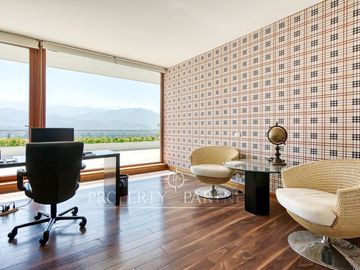 Exclusivo, imponente vista, piscina climatizada