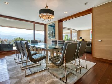 Exclusivo, imponente vista, piscina climatizada
