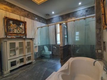 DIJUAL RUMAH LUAS dan MEWAH at Jl BANGKA / KEMANG, JAKSEL