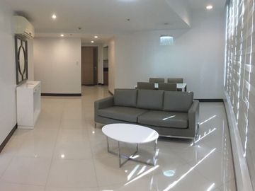 Spacious 2brw PS Fully Furnish Condo in Makati One Central Condo Salcedo Village