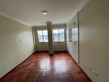 Vendo departamento central en Loja