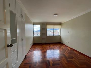 Vendo departamento central en Loja