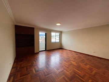 Vendo departamento central en Loja
