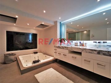 Vendo Casa Exclusiva En Urb.La Planicie (El Refugio) La Molina