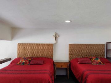 Vendo preciosa propiedad con vista panorámica a las montañas en Tepoztlán Morelo