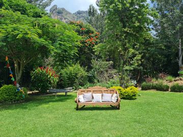 Vendo preciosa propiedad con vista panorámica a las montañas en Tepoztlán Morelo