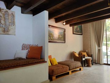 Vendo preciosa propiedad con vista panorámica a las montañas en Tepoztlán Morelo