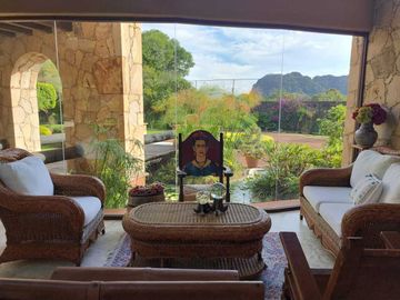 Vendo preciosa propiedad con vista panorámica a las montañas en Tepoztlán Morelo