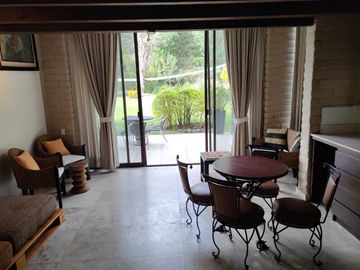 Vendo preciosa propiedad con vista panorámica a las montañas en Tepoztlán Morelo