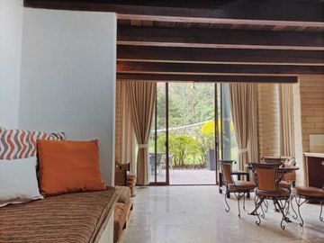 Vendo preciosa propiedad con vista panorámica a las montañas en Tepoztlán Morelo
