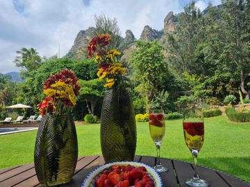 Vendo preciosa propiedad con vista panorámica a las montañas en Tepoztlán Morelo