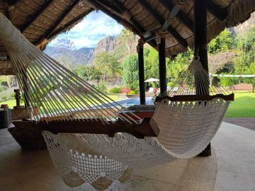 Vendo preciosa propiedad con vista panorámica a las montañas en Tepoztlán Morelo