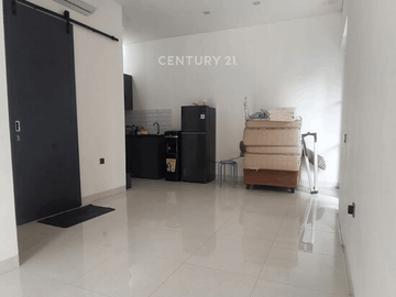 Dijual Rumah Mutiara Gading City  Cluster Royal London Bekasi