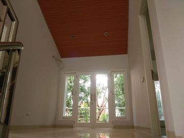 Dijual rumah siap huni di Icon Simplicity BSD City Bagus Baru Luas Murah Hoek dg Roof Garden