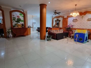 Villa di Komplek Taman Polonia 3