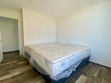 Departamento en venta de 4 dorm. Sector Cochoa