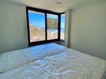 Departamento en venta de 4 dorm. Sector Cochoa