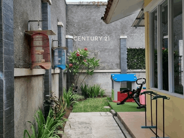 Rumah Bagus 2 Lantai Siap Huni SHM Di Kota Baru Parahyangan