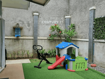Rumah Bagus 2 Lantai Siap Huni SHM Di Kota Baru Parahyangan