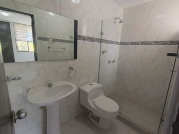 apartamento en arriendo en riomar. Cod A7262701