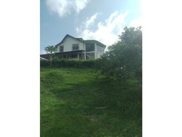 SE VENDE CASA CAMPESTRE EN LA CUMBRE REA 9.900 M2