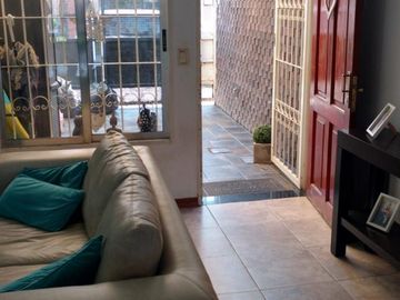 Se Vende IMPECABLE PH de 3/4 Ambientes en Munro
