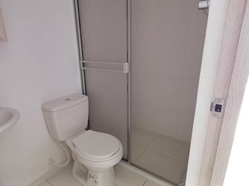 apartamento en venta en barrio los alamos. Cod V408415