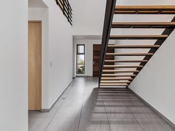 Residencia de Autor en Cumbres del Lago, 5 Recamaras, 5 Baños, Jardín, Lujo