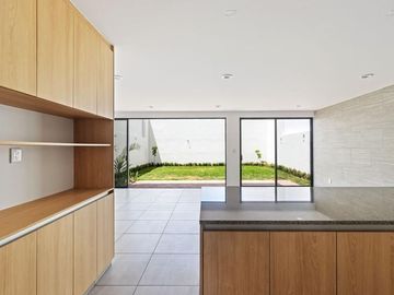 Residencia de Autor en Cumbres del Lago, 5 Recamaras, 5 Baños, Jardín, Lujo