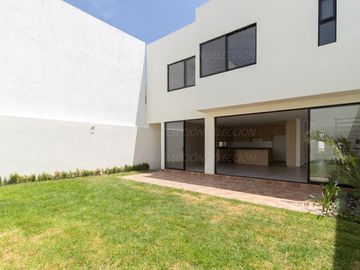 Residencia de Autor en Cumbres del Lago, 5 Recamaras, 5 Baños, Jardín, Lujo