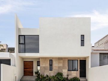 Residencia de Autor en Cumbres del Lago, 5 Recamaras, 5 Baños, Jardín, Lujo