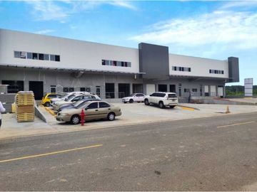 ALQUILER BODEGA COMERCIAL VIA TOCUMEN