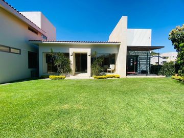 Casa en Fraccionamiento en Paraíso Country Club, Emiliano Zapata, Morelos