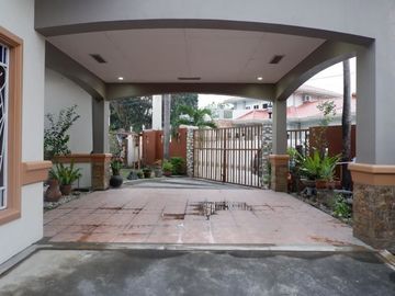 Bungalow House with 3 Bedroom for Sale in Angeles City