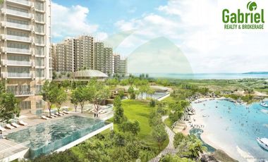 Beach Front Condo in Aruga Resort and Residences &ndash; Mactan