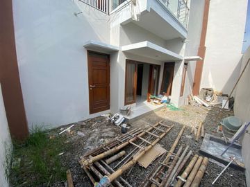 Rumah Baru Mewah Perumahan Elite barat Jombor
