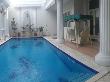 Rumah Mewah Pakuwon City, Private Pool, Jalan BOULEVARD Private Pool